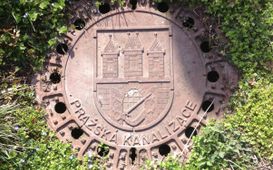 Uliční poklopy a značení vodárenských zařízení