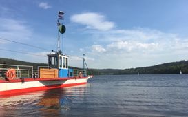 Přes Vltavu nemusíte jen po mostě, aneb přívozy nejen v Praze